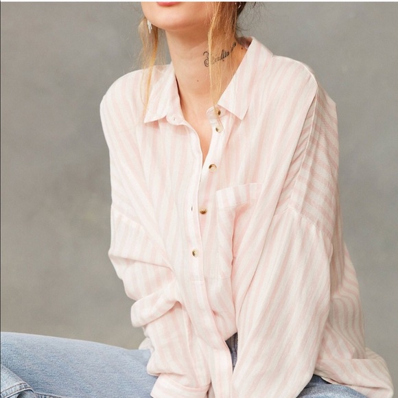 Urban Outfitters Tops - 🎉HOST PICK🌿Urban Button Down